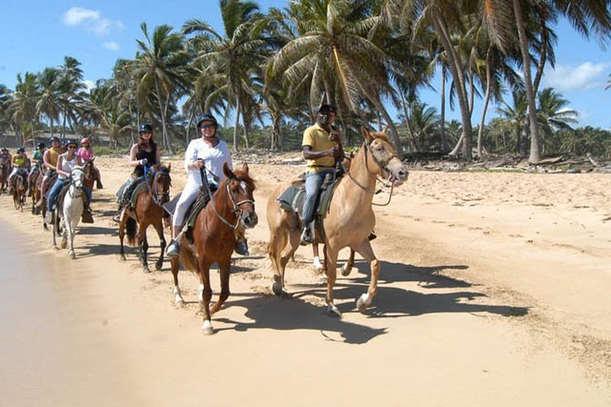 Family horseback riding tour in Punta Cana